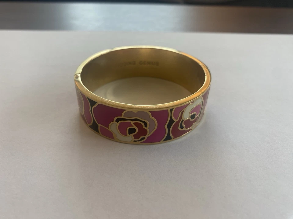 Brazalete floral rosa esmaltado Kate Spade para mujer  Foto 3 de 3