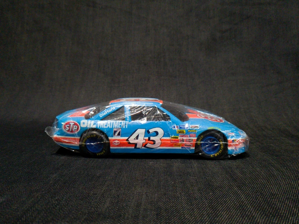 De colección 1994 Racing Champions NASCAR Wally Dallenbach STP #43 Pontiac Bank 1:24 Foto 3 de 4