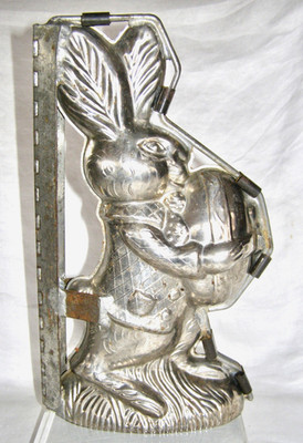 ANTIQUE T.C. WEYGANDT  ALICE IN WONDERLAND  RABBIT CHOCOLATE MOLD w/ LARGE EGG