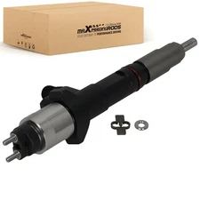 Diesel Fuel Injector for Kubota V3800 Engine 095000-9690 1J500-53050