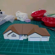 1:87 MIRRORED Three Car Ranch House - Matt's Model Building