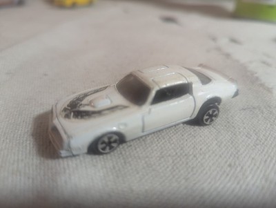 Vintage 1981 Yatming Pontiac Trans-Am Silver Universal Studios No. 1060 B1