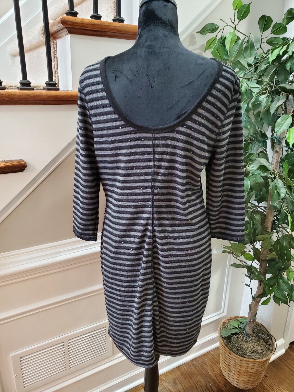 Express Black/Gray Polyester Round Neck Long Slee… - image 7