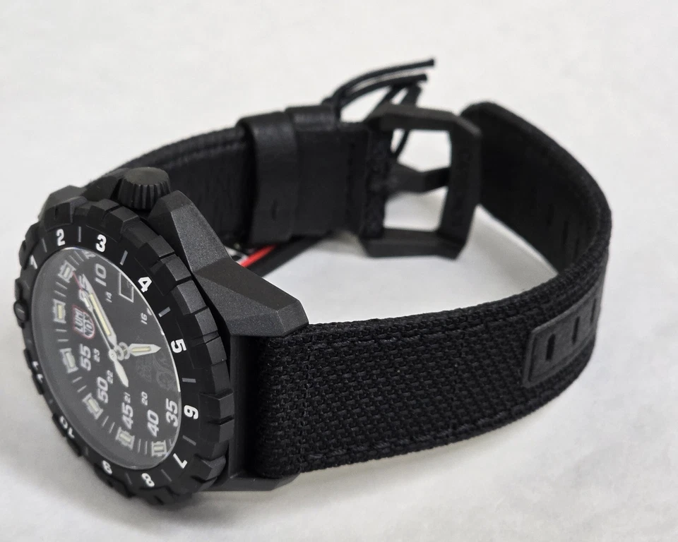 "Часы пилота LUMINOX F-117 ""Nighthawk x Skunk Works"" 6440 Heritage 44 мм XA.6442.H" - Изображение 2 из 4