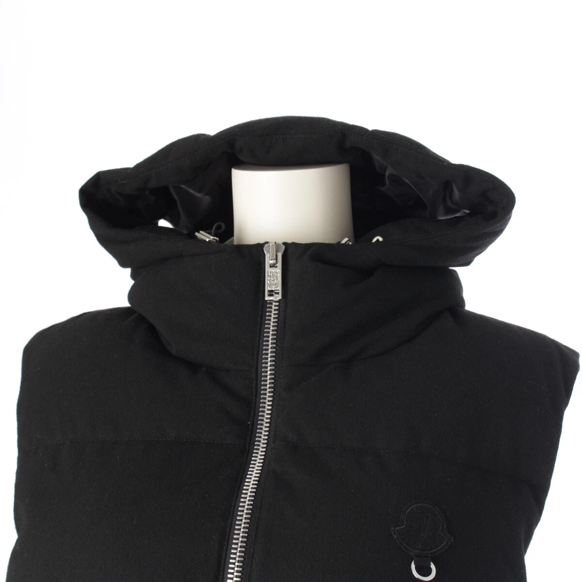 MONCLER Willow Camille Reign Smith 24 anni ALEXI Cappuccio Gilet Ritagliato Sho...