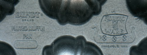 Nordic Ware - Blundt Fluted Muffin Pan - 12-in-1 - Non-Stick Cast Alumnium - Picture 2 of 3