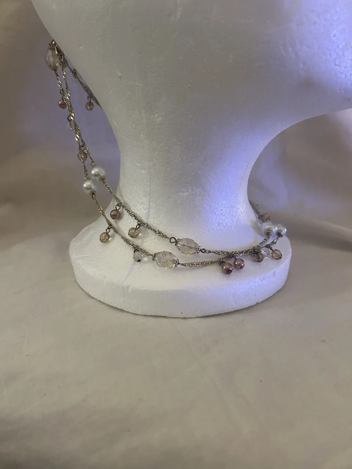 "Collar largo de perlas cadena tono dorado pedrería multicolor 39""" Foto 4 de 4