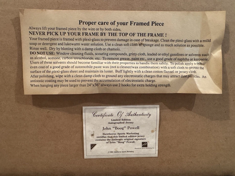 CAMISETA ENMARCADA FIRMADA POR BOOG POWELL CON C.O.A. COMO NUEVO - TARIFA DE ENVÍO PLANA Foto 4 de 4