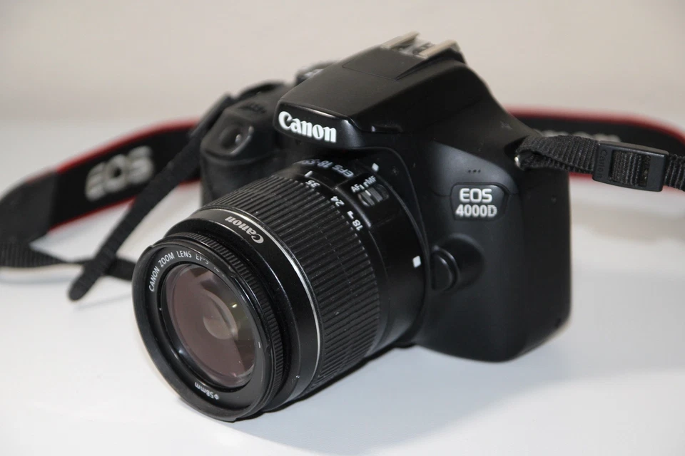 Canon EOS 4000D, foto 1 di 5