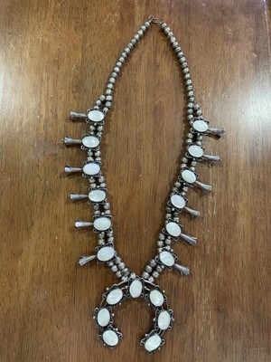VINTAGE SW NAVAJO INDIAN STERLING SILVER MOTHER OF PEARL SQUASH BLOSSOM NECKLACE