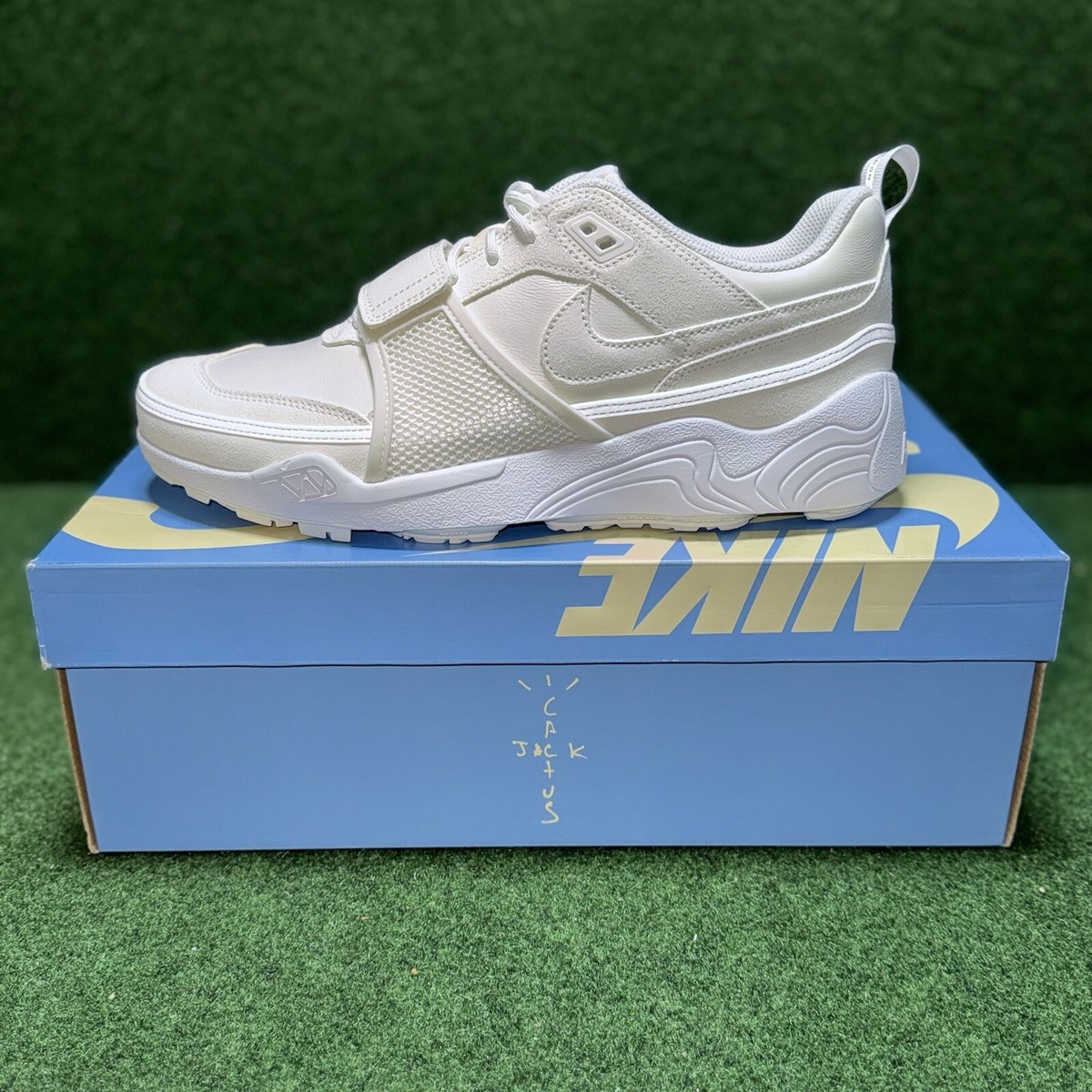 Nike Zoom Field Jaxx SP Travis Scott Size 11.5M/ 13W IN HAND Nike Zoom Field Jaxx SP Travis Scott Size 11.5M/ 13W IN HAND