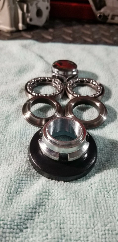 JUEGO DE COJINETES DE DIRECCIÓN HONDA S90 (1965) Foto 2 de 4