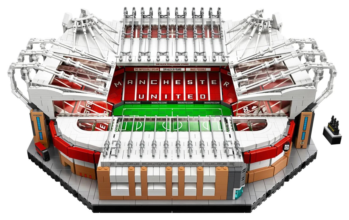 記念グッズ Official Replica of Old Trafford Lego Old Trafford - Manchester United 10272 Creator
