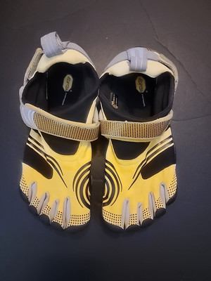 Vibram FiveFingers KMD Sport Mens Size 12-12.5 Yellow Black Athletic Shoes M3648