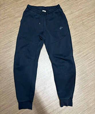 Nike Tech Fleece Jogger Jogginghose Herren Gr. S Schwarz Regular Tapered