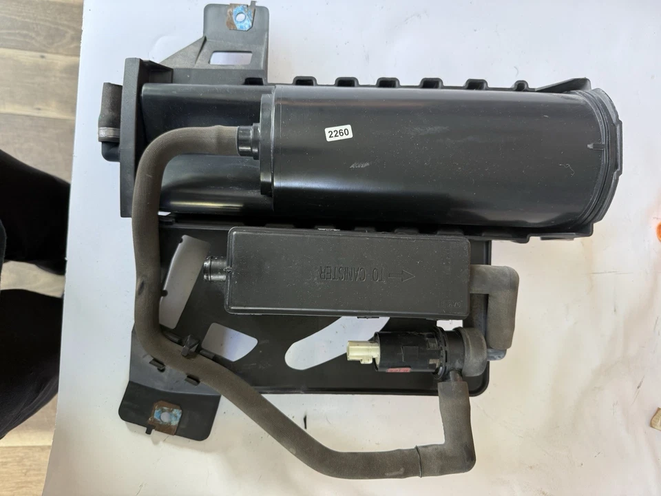 Ford Explorer Sport 2003 bote de vapor evap carbón 2 puertas Foto 2 de 4