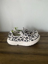 Oofos OOmg EeZee Comfort Slip On Shoe Black White Snow Leopard Women's Size 7