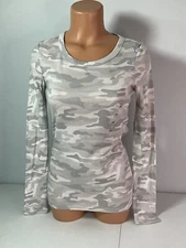 GAP Grey, Grey & Ivory Camo Print Long Sleeve Shirt. Size XS. Orig. $24.99. NEW.