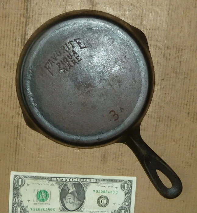 Vintage Cast Iron Skillet,Favorite Piqua Ware,Fry Pan,No.3A,Old Cooking Tool