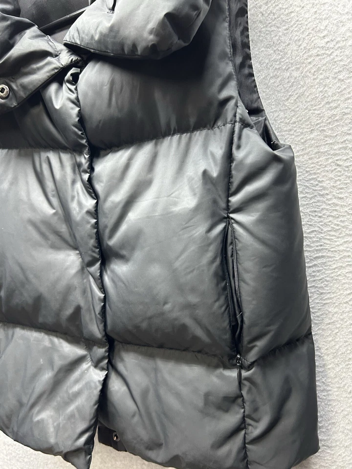 Chaleco Theory Mujer Talla Pequeña Negro Recortado Puffer City Down Puffer Botón a Presión Foto 3 de 4