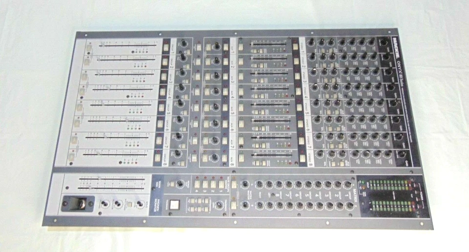 MACHIE ONYX 4080  AUX/GROUP MASTER Center Console /Mixing Desk 80 Series - Image 4 of 4