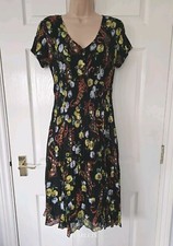 East Plisse Dress Black Floral Size 12 Lined Lightweight Occasion Smart