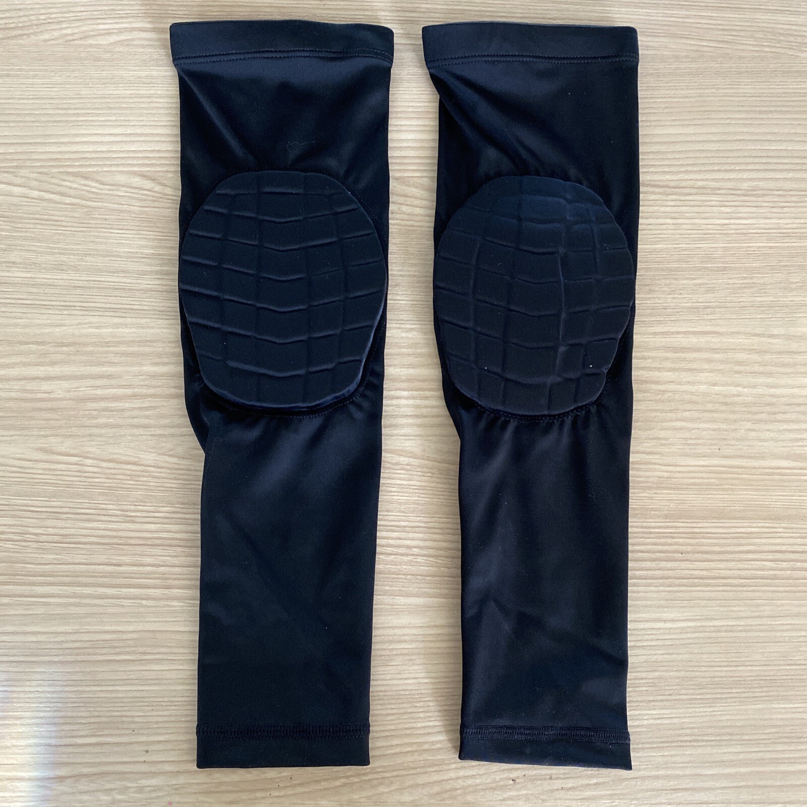 Arm Sleeve Mens M Black Athletic Stretch Padded Elbow