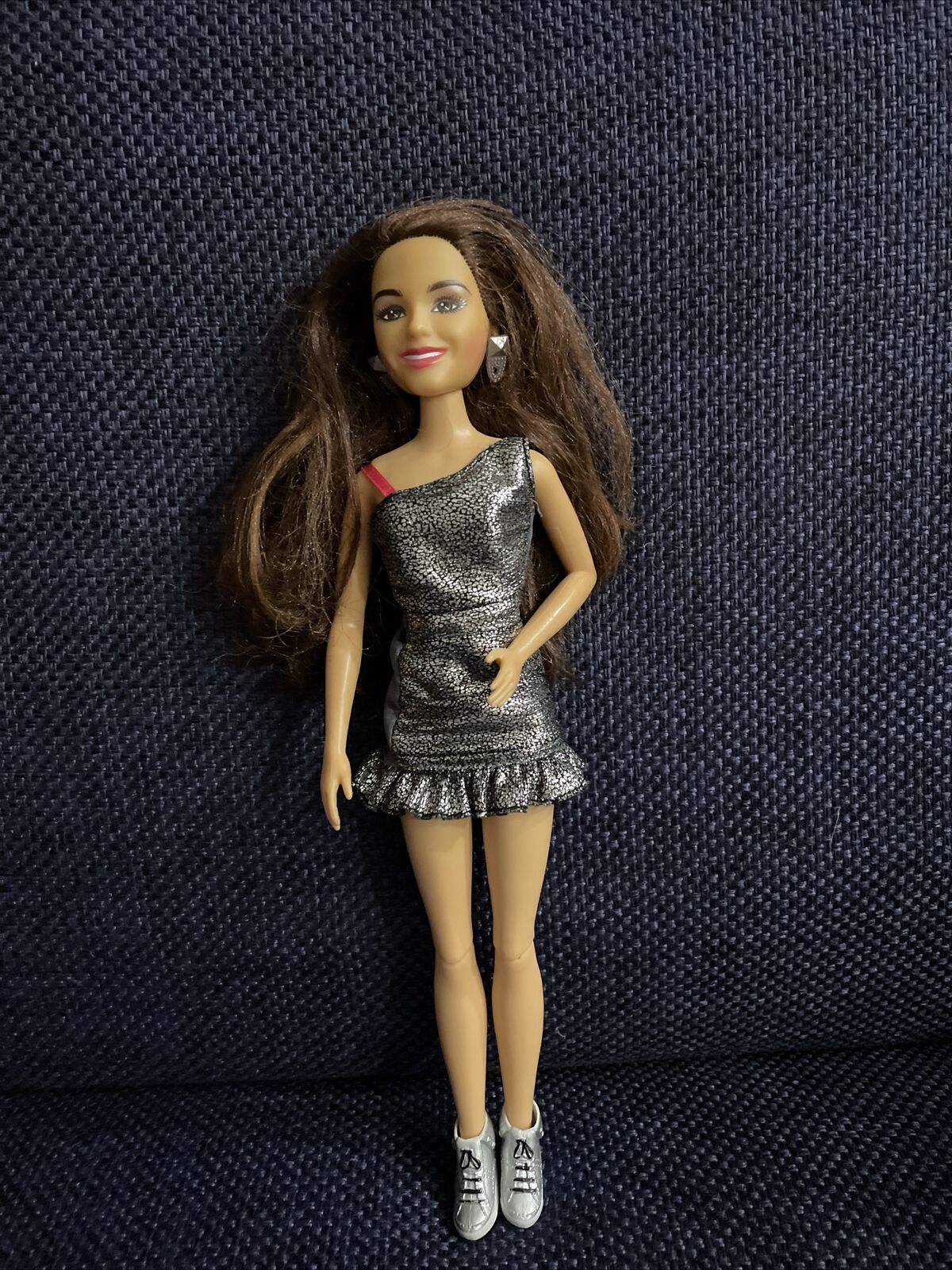 VICTORIOUS TORI DOLL AND  SINGING DOLL MAKE IT SHINE ! FROM