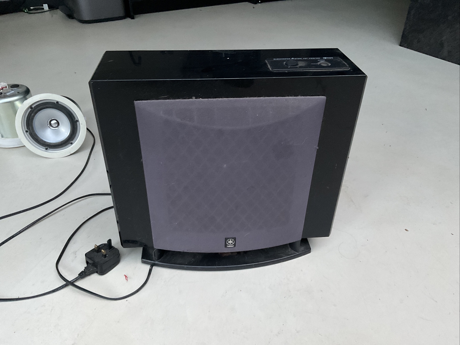 Yamaha YSTFSW100 Powered Subwoofer 4957812316361 eBay
