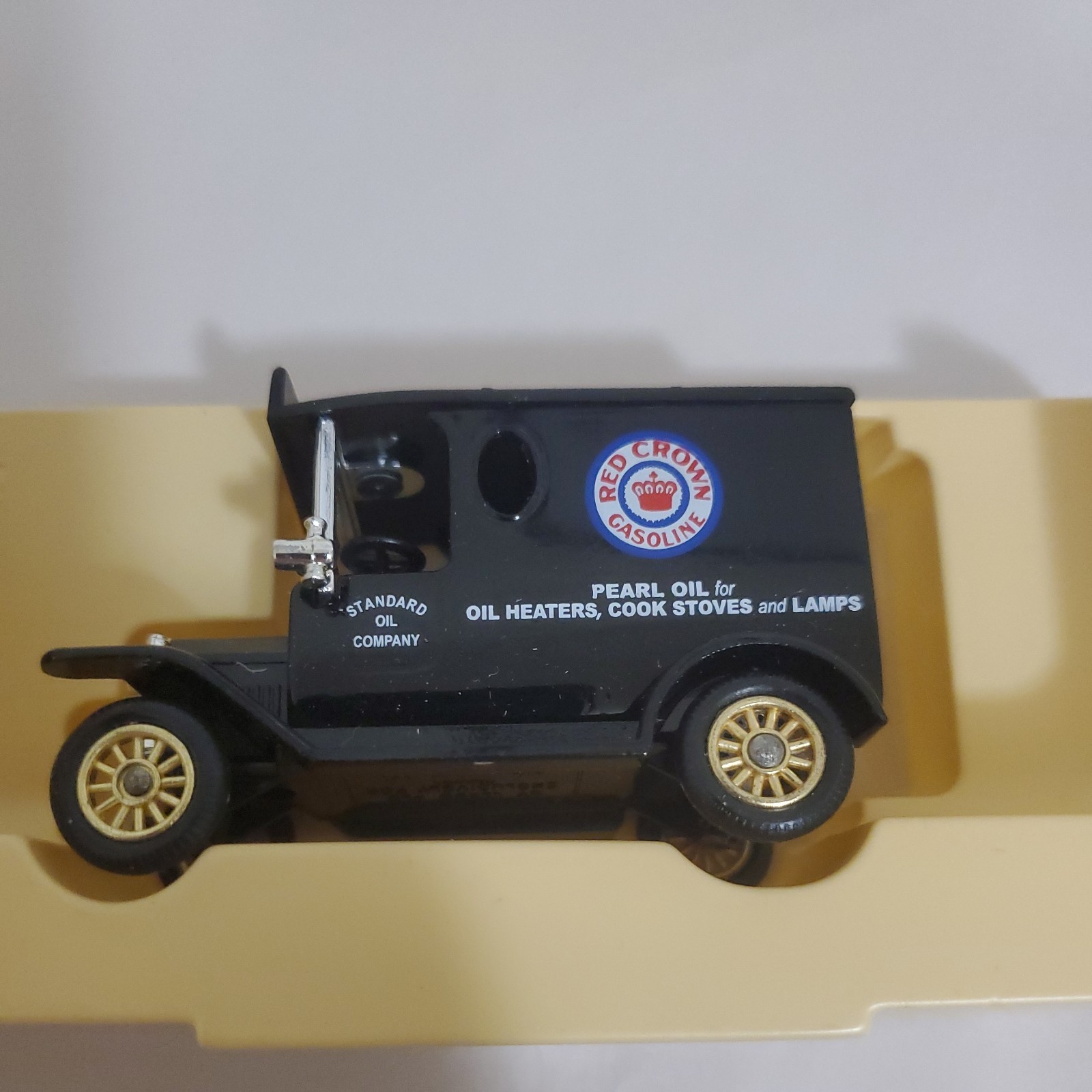 Lledo Days Gone Chevron 1927 PEARL OIL VAN Diecast New Old Stock MIB thumbnail 8