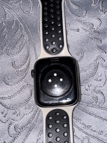 Apple Watch Series 8 45mm Stainless Steel Sapphire Crystal - Picture 8 of 16