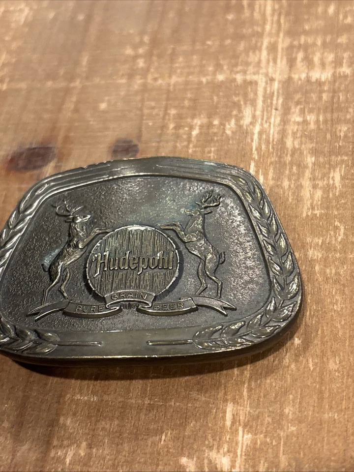 Hebilla de cinturón de cerveza Hudepohl años 70 hecha por Lewis hecha en EE. UU.  Foto 3 de 4