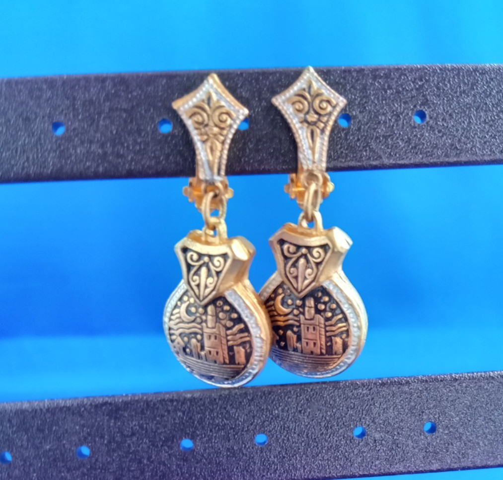 Vintage Toledo style clip on castanet earrings gold tone with black & white