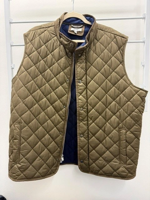 Peter Millar Navy Quilted Puffer Vest Men's Excellent Condition Full Zip
Opens in a new window or ta