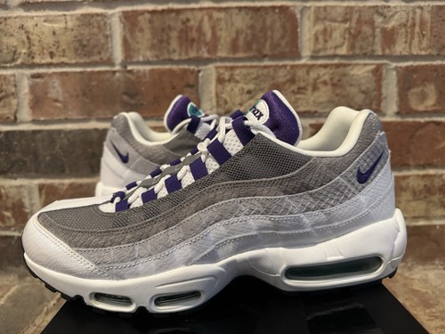 Nuove 10,5 Nike Air Max 95 OG LV8 Uva Pelle di Serpente Corte Viola AO2450-101 Uomo - Foto 3 di 22