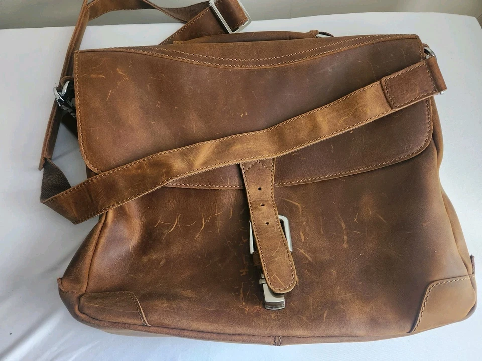 Vagabond Traveler  Leather Briefcase  detachable strap Computer Office Travel - Image 3 of 4