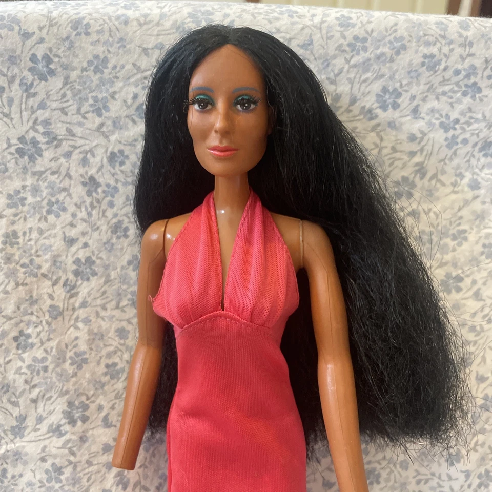 Muñeca Barbie Cher vintage 1976 12 pulgadas Mego Corp. jugada/usada. Falta mano. Foto 2 de 4