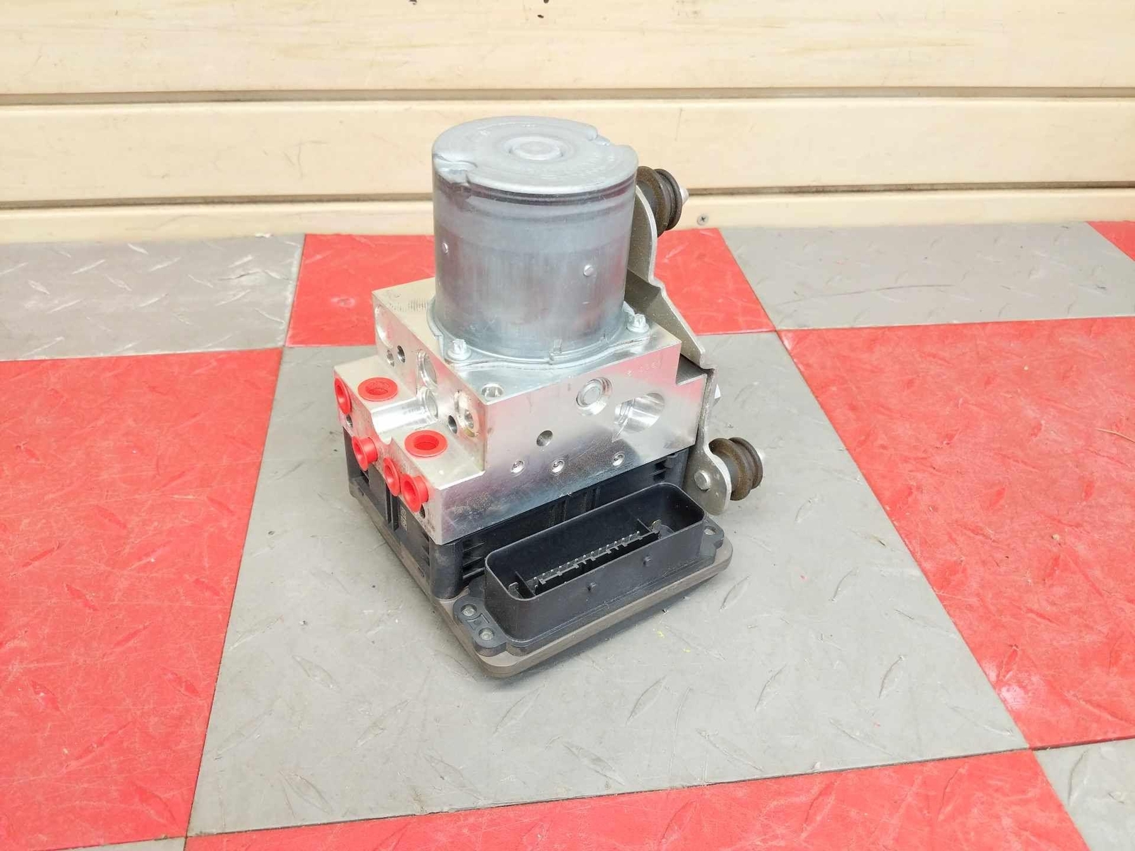 2022 Audi R8 Performance Coupe OEM ABS Anti-Lock Brake Pump P/ 4S0614517 2k Mi