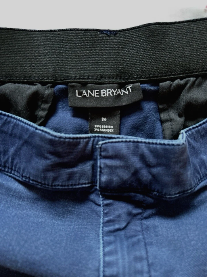 Pantalones Cortos Denim Lane Bryant Confort Cintura 4.5", Bolsillos con Volantes, Talla 26 Foto 4 de 4