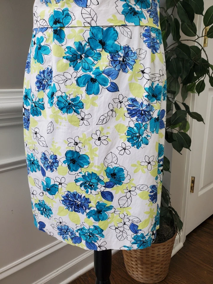 Vestido informal hasta la rodilla AGB para mujer blanco floral de algodón con cuello en V sin mangas 12 Foto 3 de 4