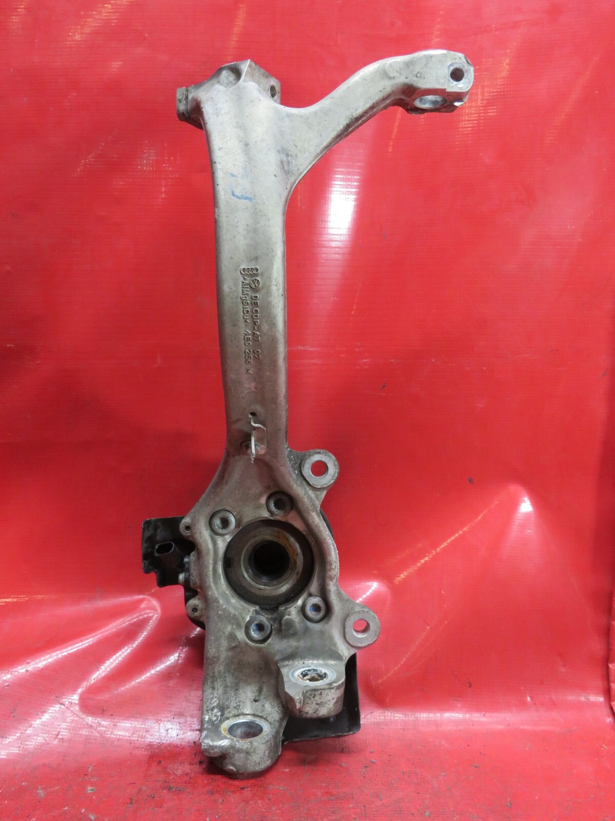 2006 BENTLEY FLYING SPUR FRONT LEFT SPINDLE