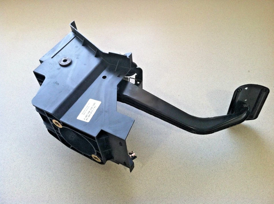 Mercedes-Benz W203 C230 C320 Clase C 2001-2007 ~ Pedal de freno Foto 3 de 4