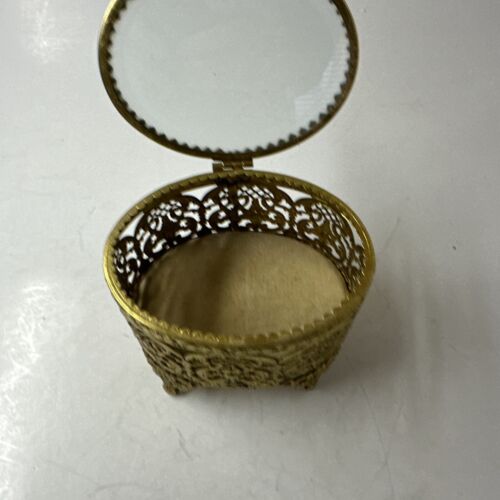 Vintage Ormolu Footed Ornate Trinket Box Gold Color - Picture 3 of 8