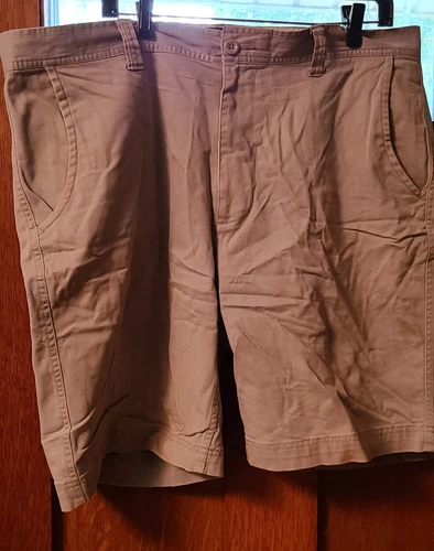 Men's St John's Bay Khaki Shorts Size 40