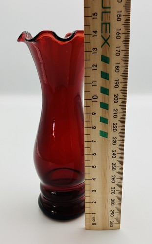 Anchor Hocking Ruby Red Glass Ruffled Edge Vase - 14cm Tall X 6cm Diameter - Picture 12 of 12
