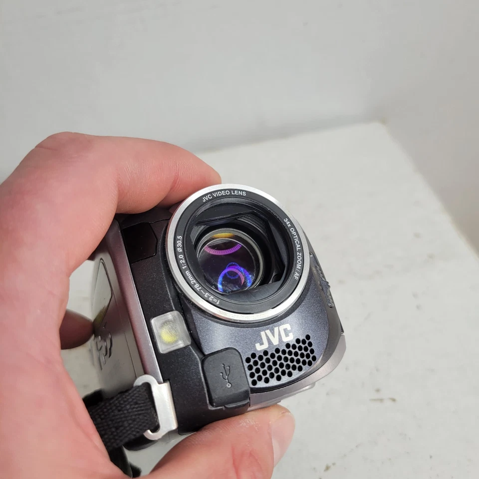 JVC Everio GZ-MG130U 30GB Hybrid HDD Camcorder 34x Optical Zoom - Image 2 of 4