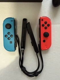 Nintendo Switch console 32 gb w/ joy-con controllers works as expected 
