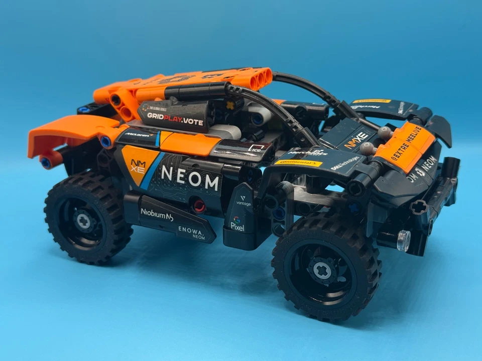 LEGO Technic 42166 NEOM McLaren Extreme E Race Car, photo 3 sur 5