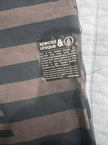 VOLCOM STONE Graphito Walking Shorts Men’s size 38, New With Tags, Never Worn - Picture 3 of 11