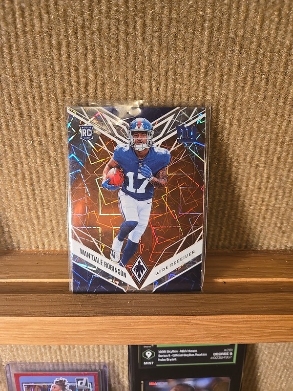 2022 Panini Phoenix - Rookies Wan'Dale Robinson #120 Red Lazer /75